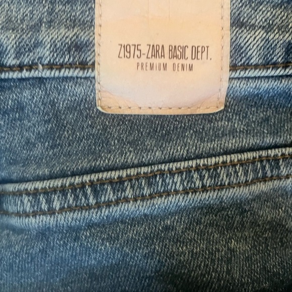 Zara Mid-Rise Z1975 Frayed and Cuffed Jean in size 10/32 - Picture 5 of 8